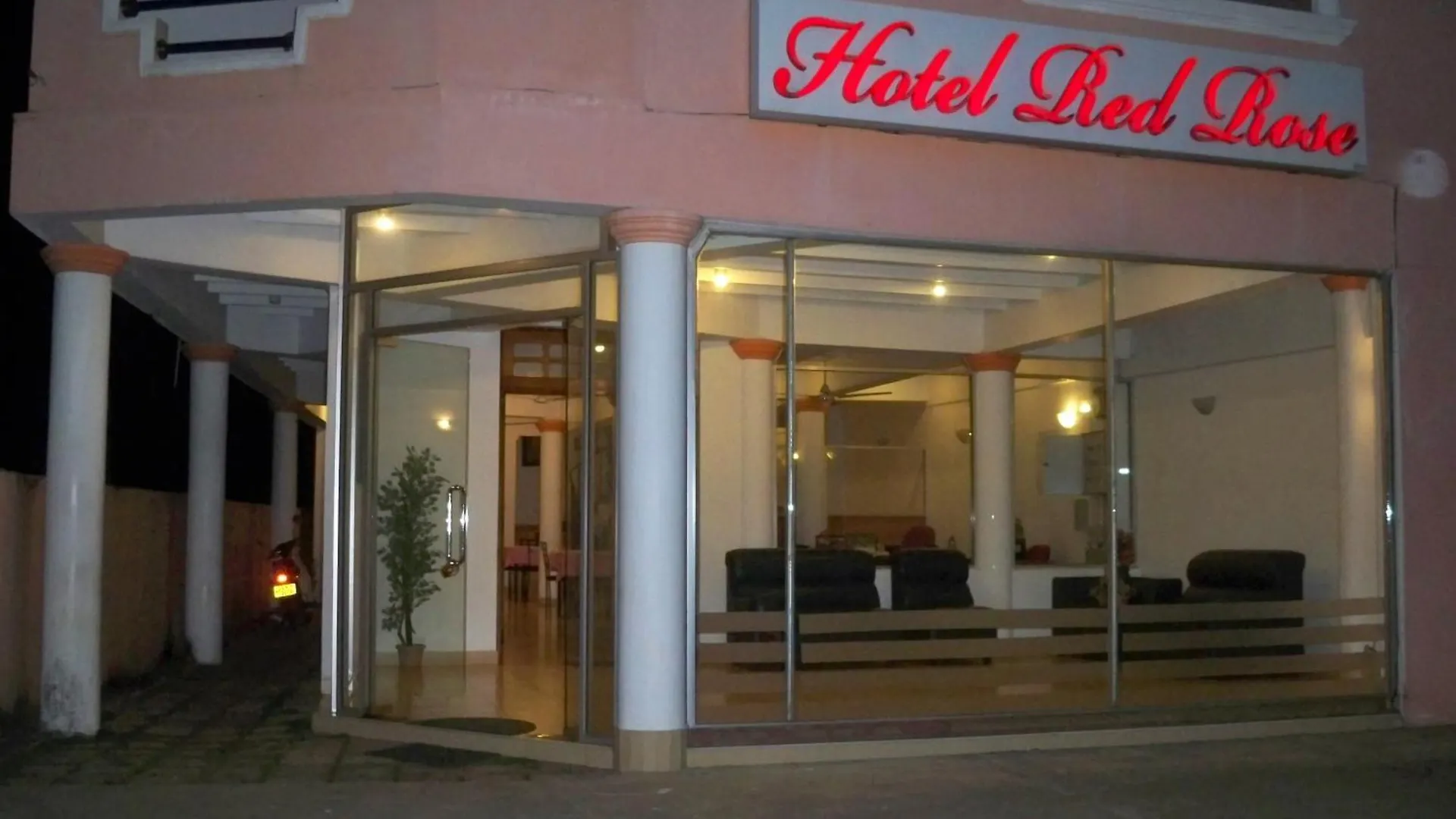 Hotel Red Rose Negombo