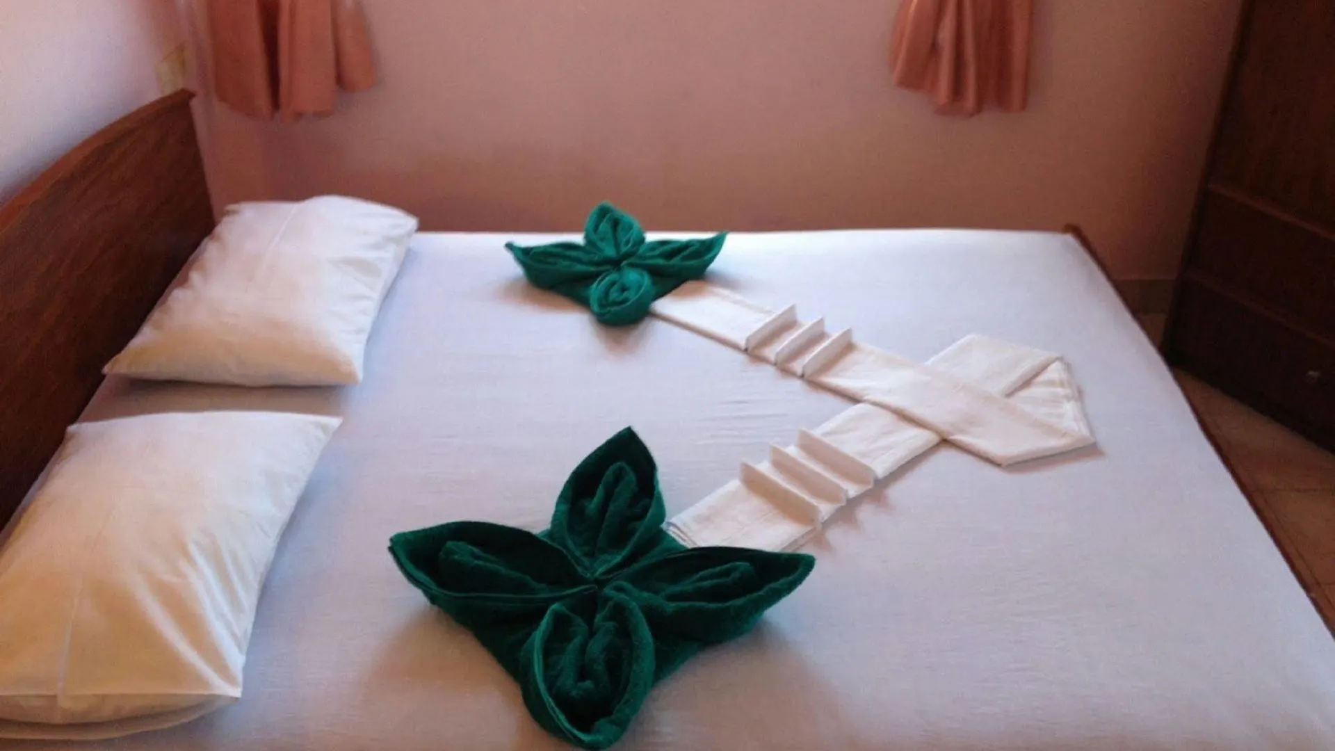 Hotel Red Rose Negombo