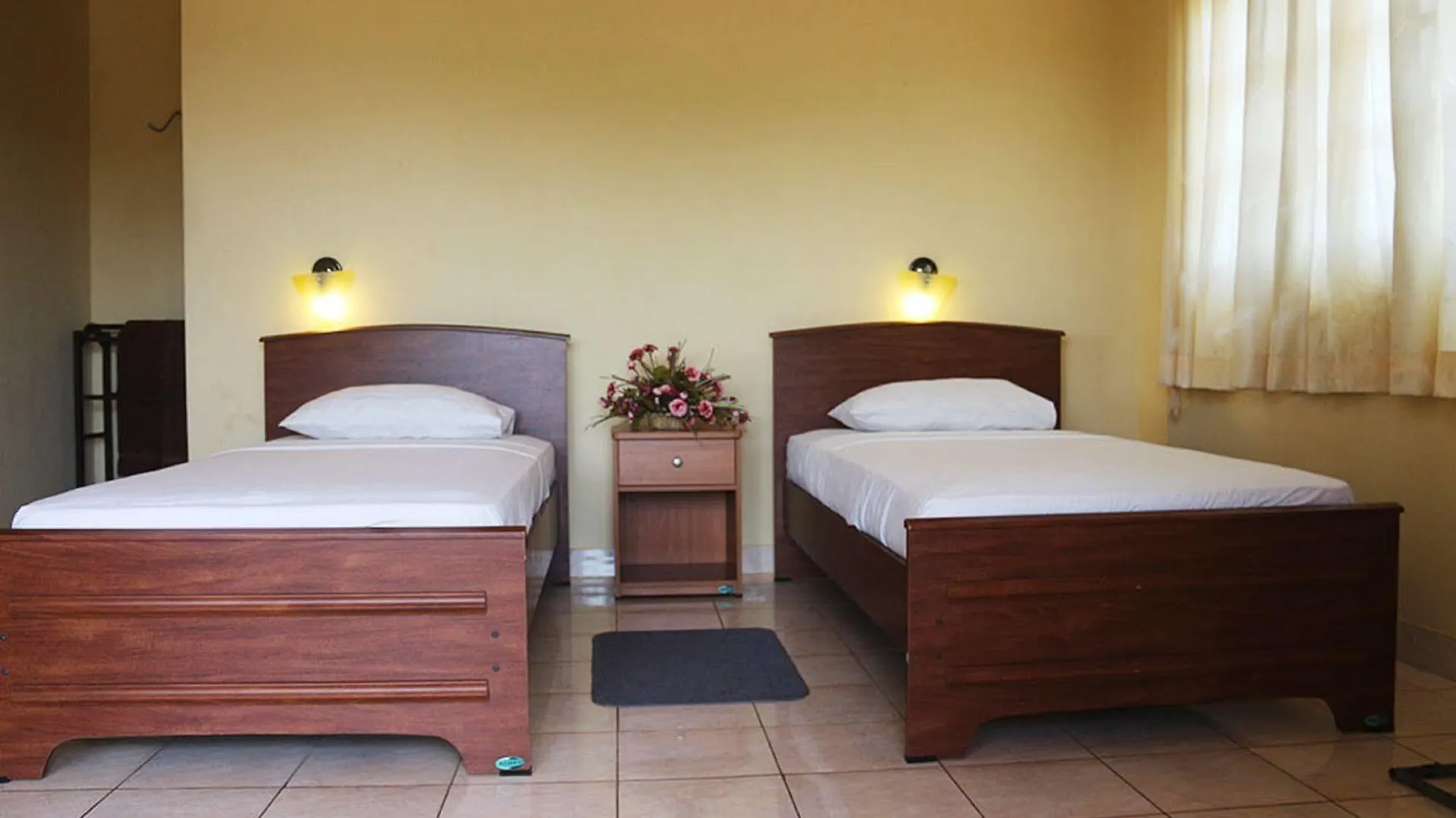 Hotel Red Rose Negombo 0*,