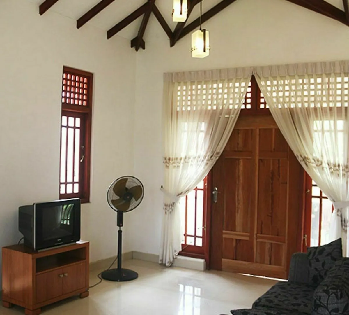 Hotel Red Rose Negombo 0*,  Sri Lanka