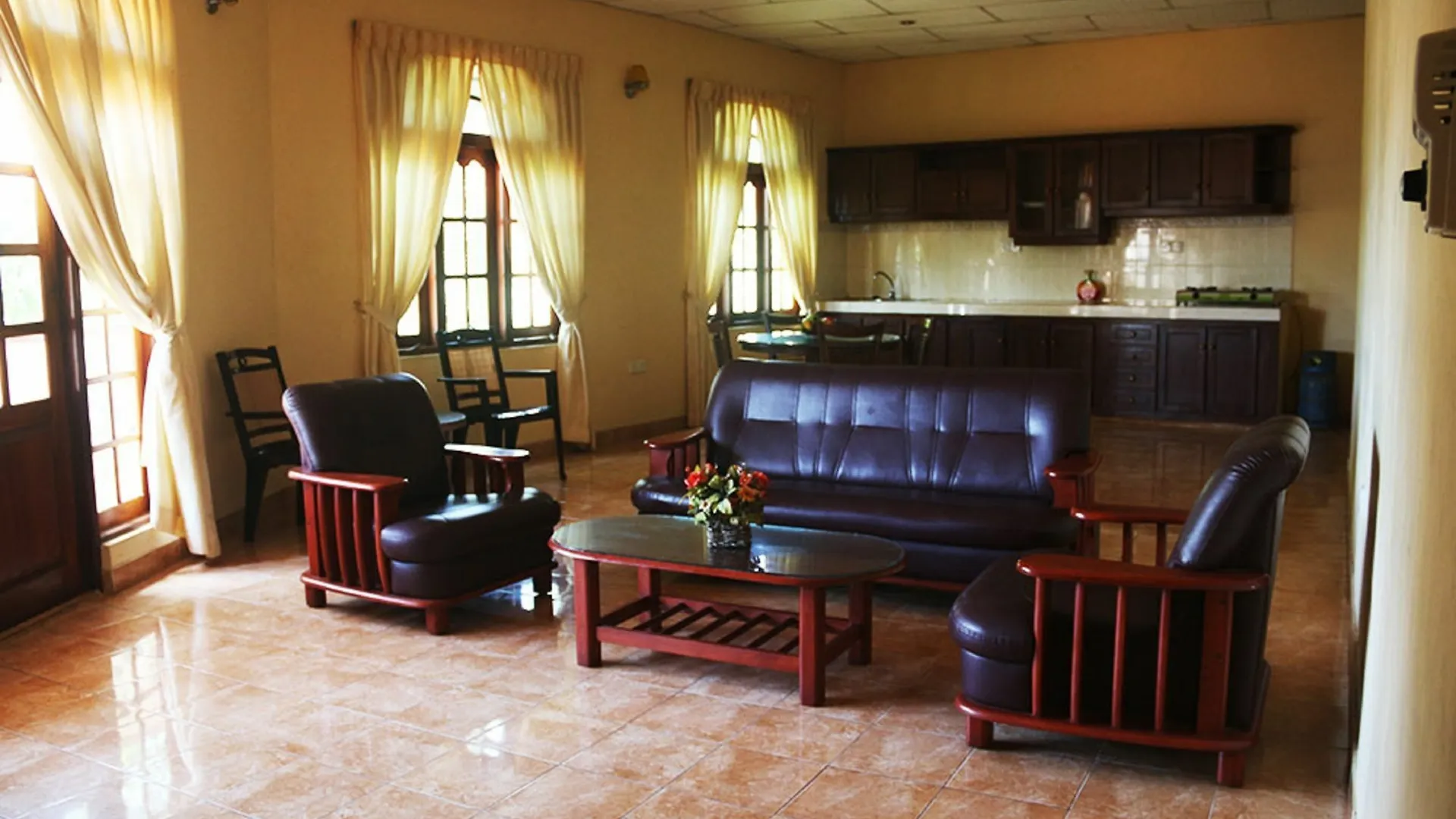 Hotel Red Rose Negombo 0*,