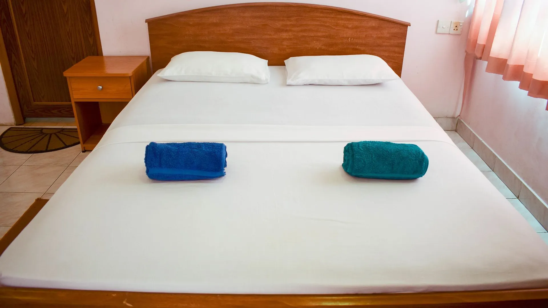 Hotel Red Rose Negombo