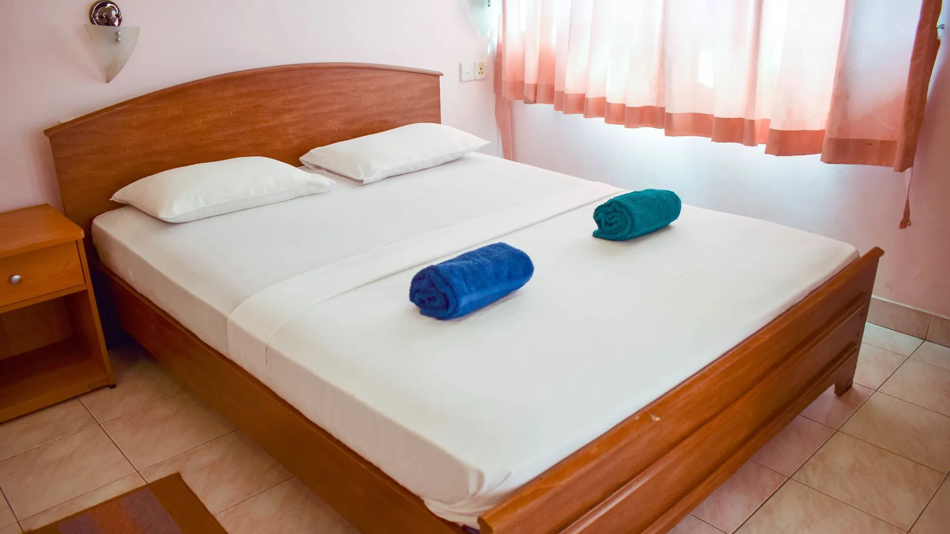 Hotel Red Rose Negombo
