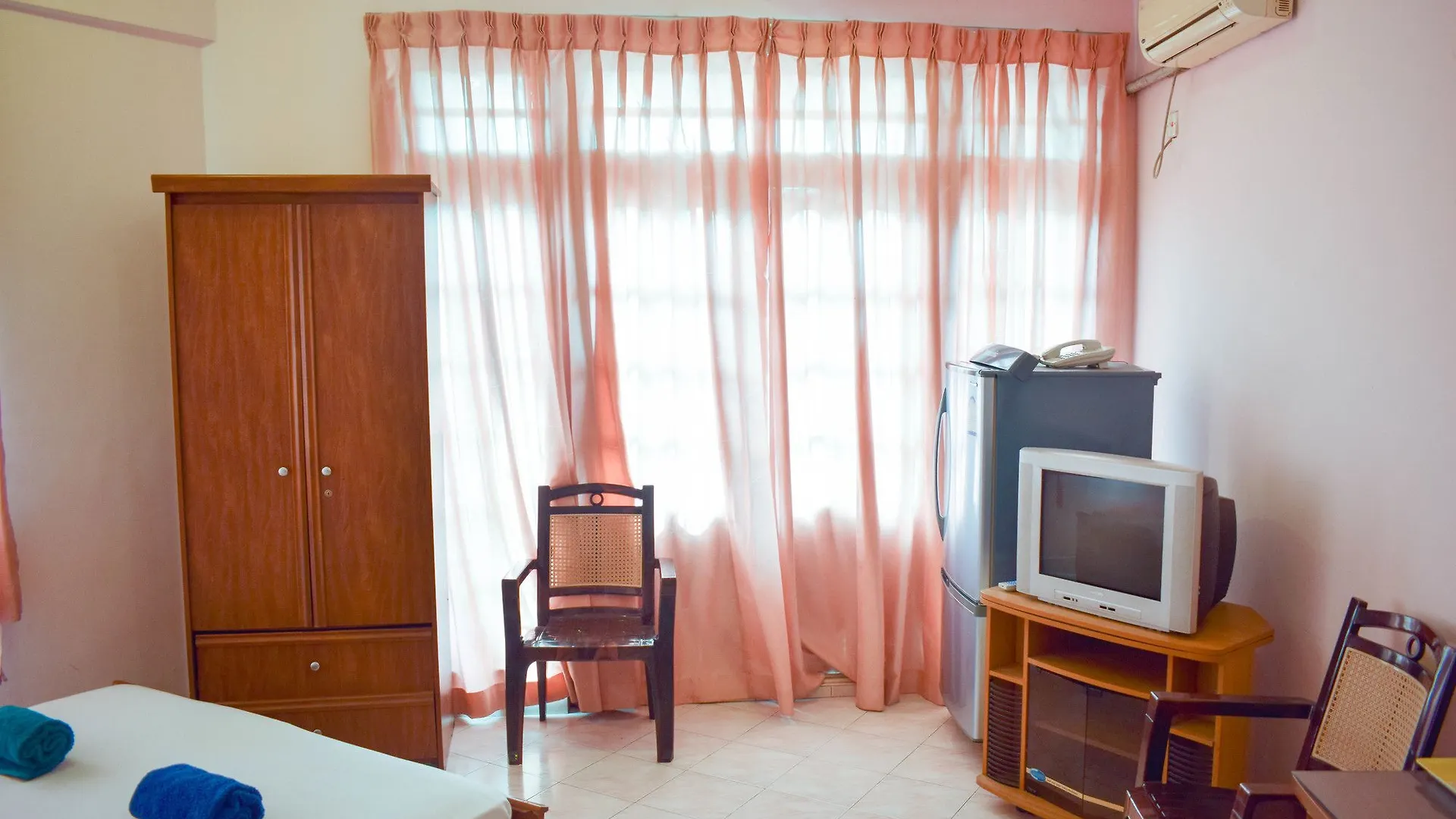 Hotel Red Rose Negombo