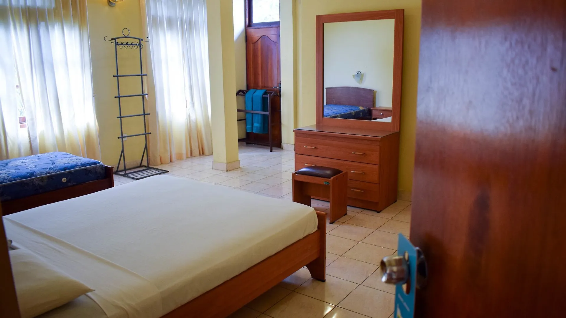 Hotel Red Rose Negombo Sri Lanka
