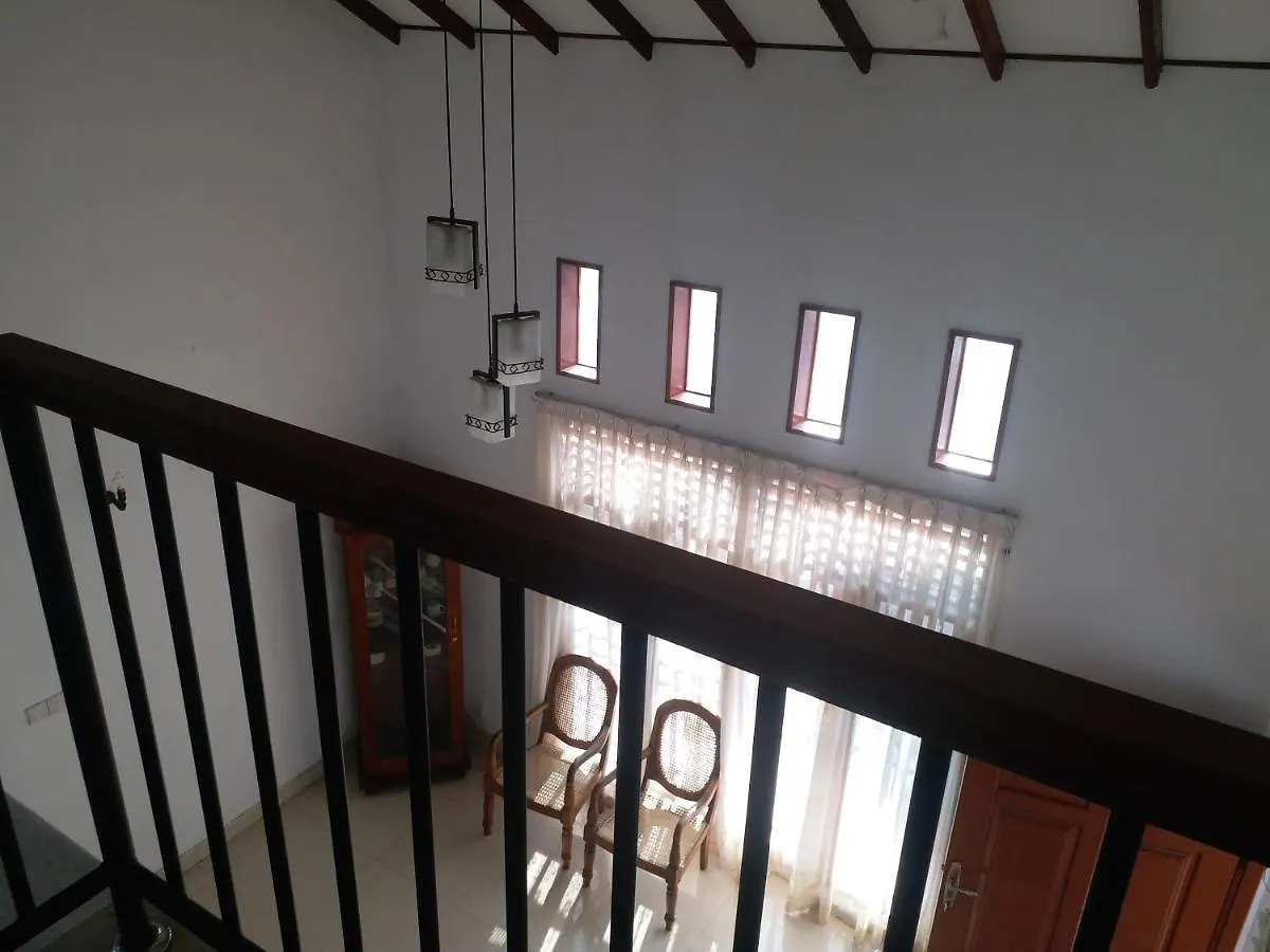 Hotel Red Rose Negombo