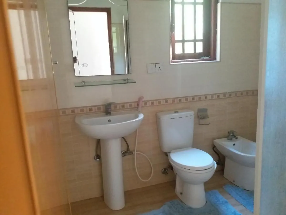 Hotel Red Rose Negombo