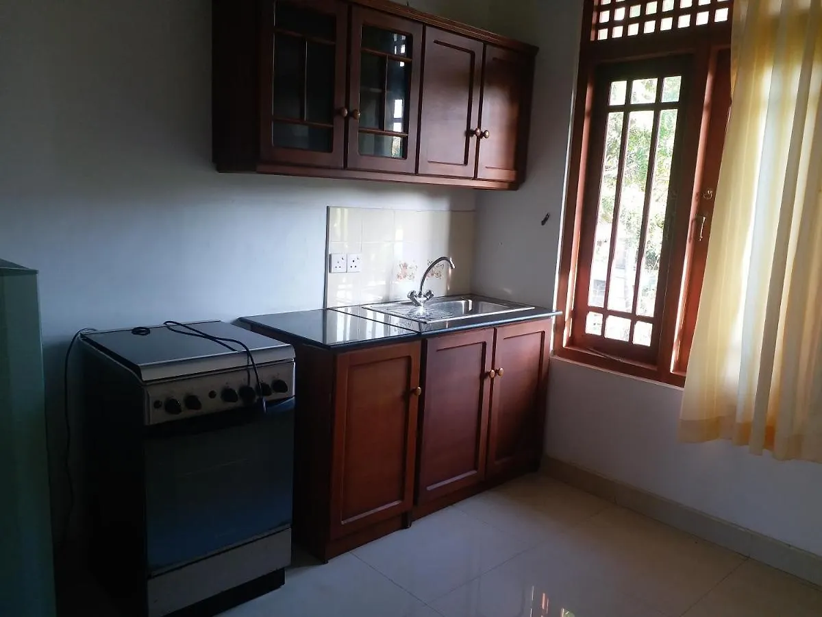 Hotel Red Rose Negombo