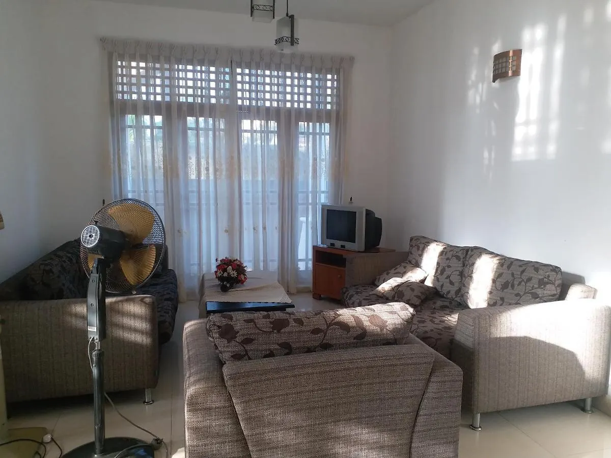 Hotel Red Rose Negombo